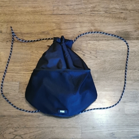 𝅺PINK Victoria's S Padded Drawstring Bucket Bag NWT New - Picture 6 of 6